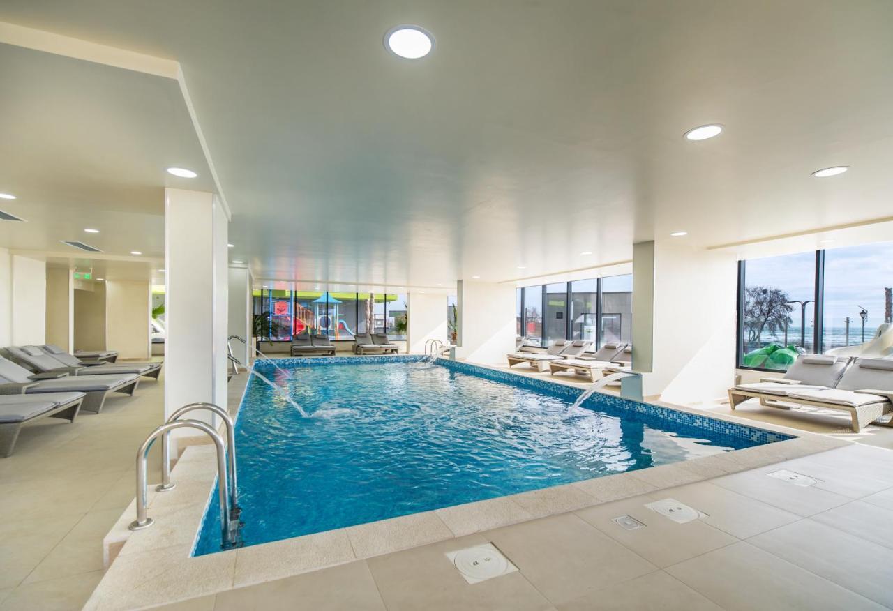 Koko - N Pool Mamaia